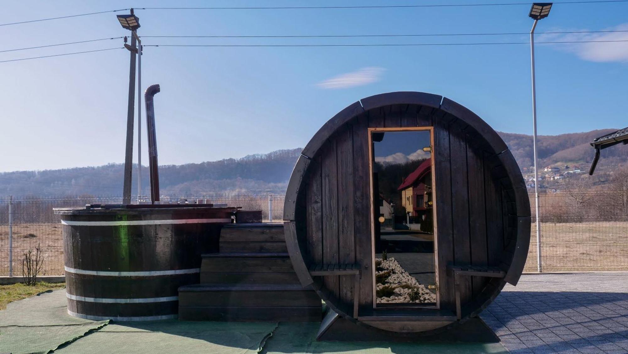 Casa Ambientt Hotell Curtea de Argeş Exteriör bild
