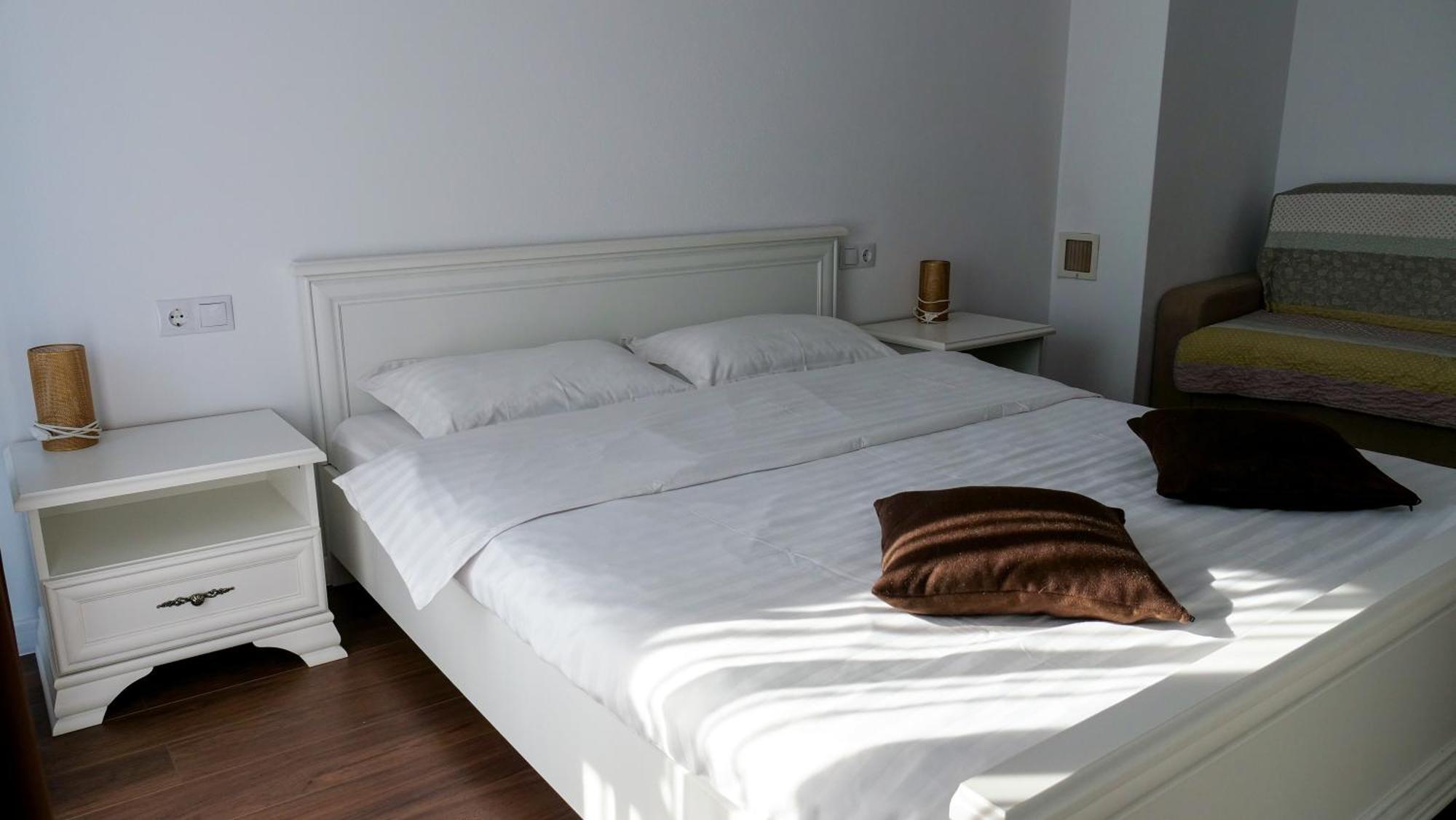Casa Ambientt Hotell Curtea de Argeş Exteriör bild
