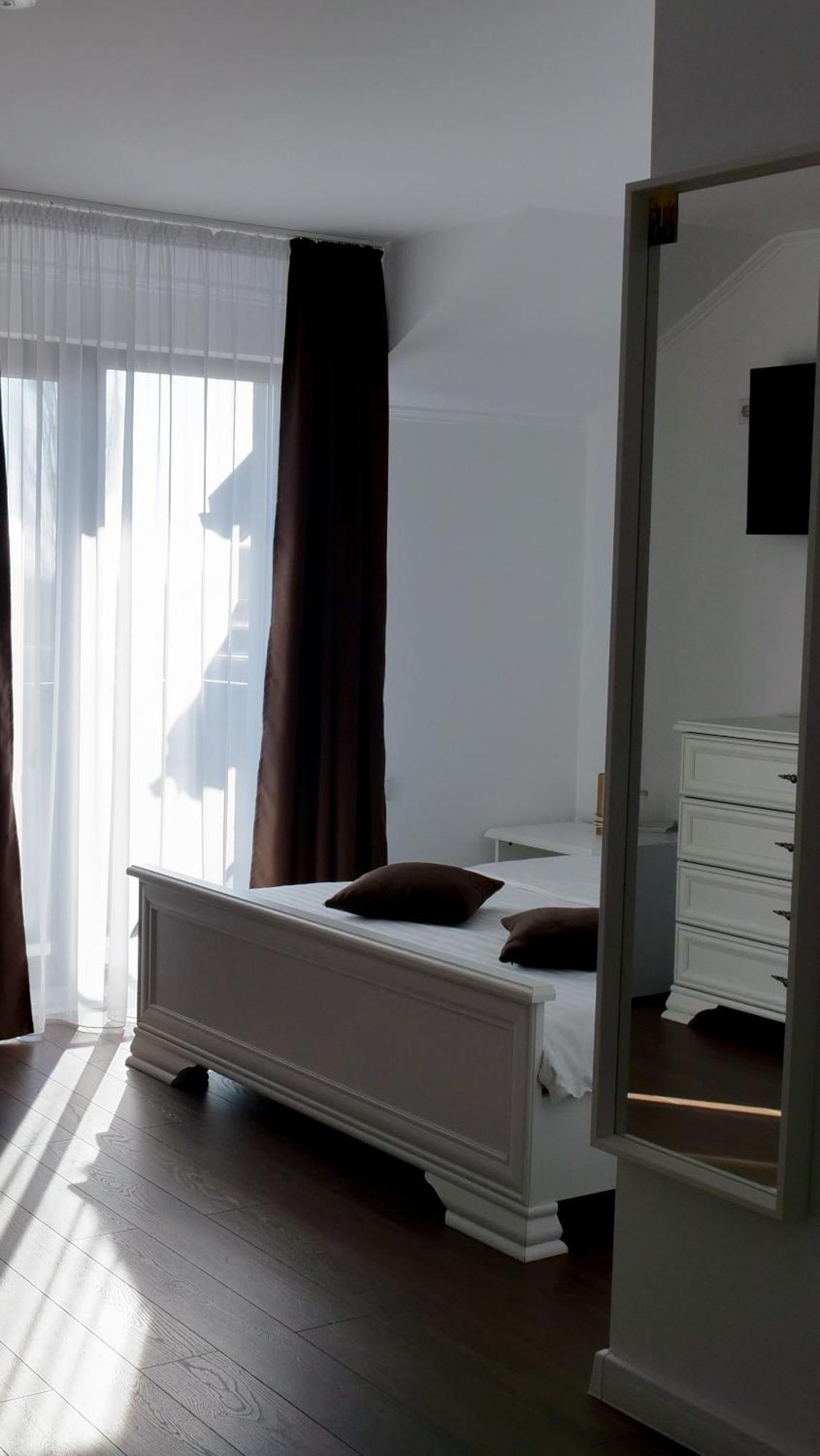 Casa Ambientt Hotell Curtea de Argeş Exteriör bild